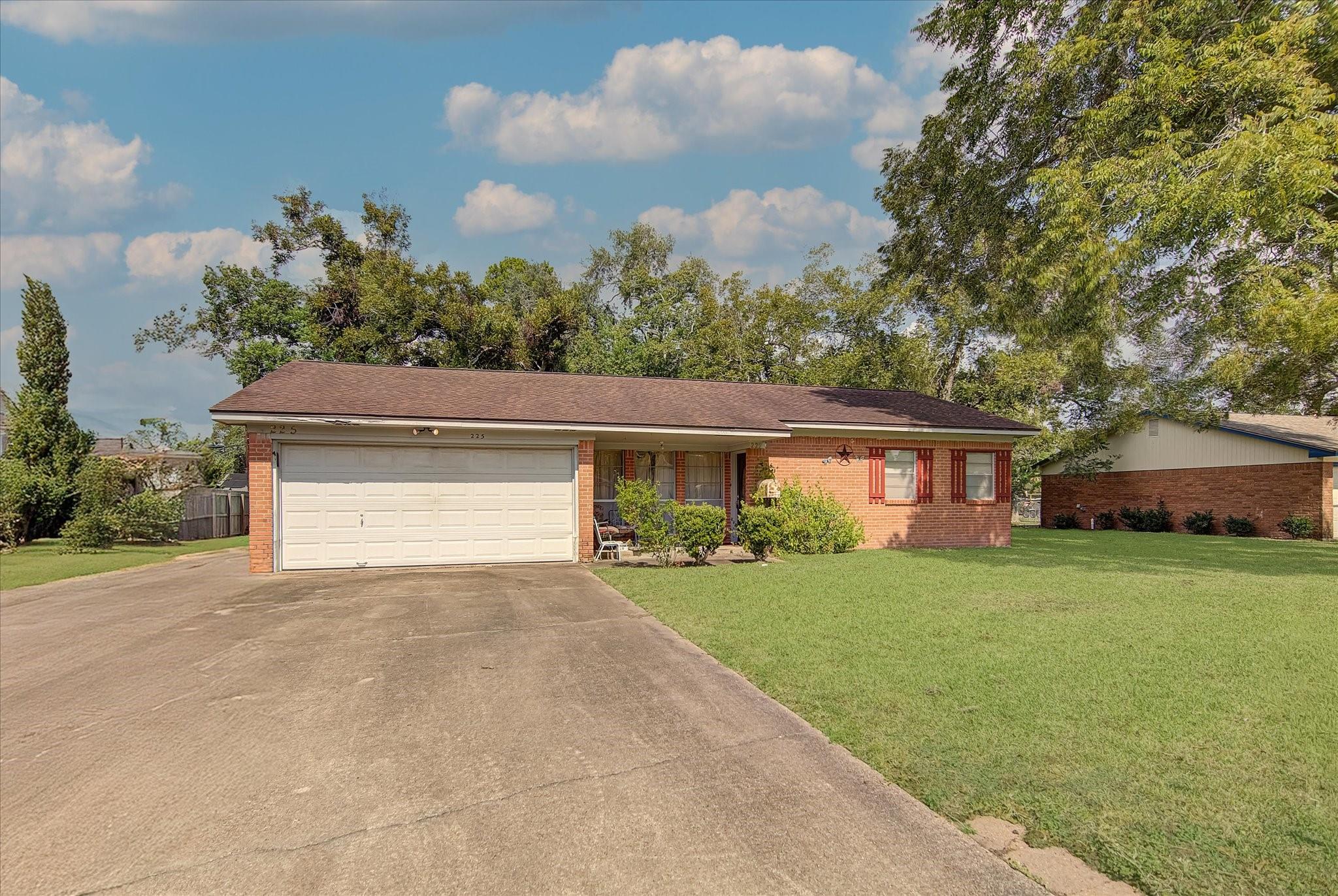 225 Palm Lane