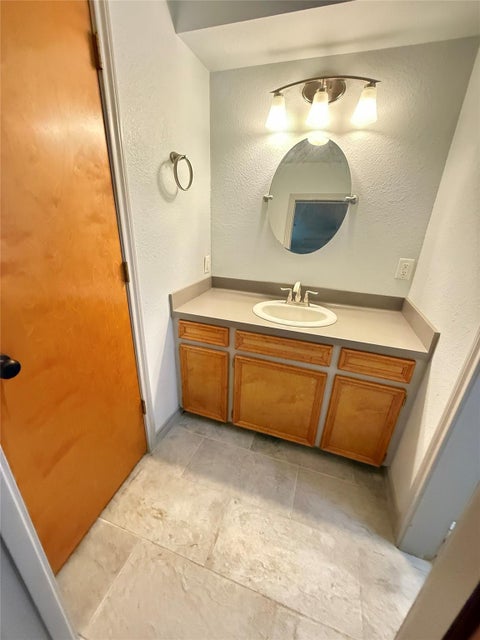 Tiny photo for 1410 S Dance Drive, West Columbia, TX 77486 (MLS # 43302434)
