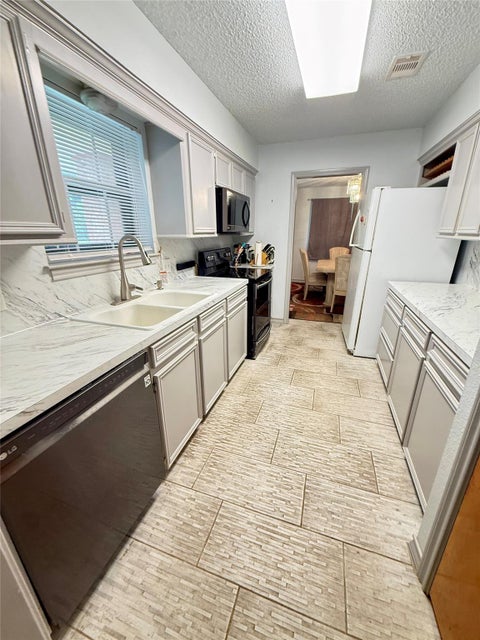 Tiny photo for 1410 S Dance Drive, West Columbia, TX 77486 (MLS # 43302434)