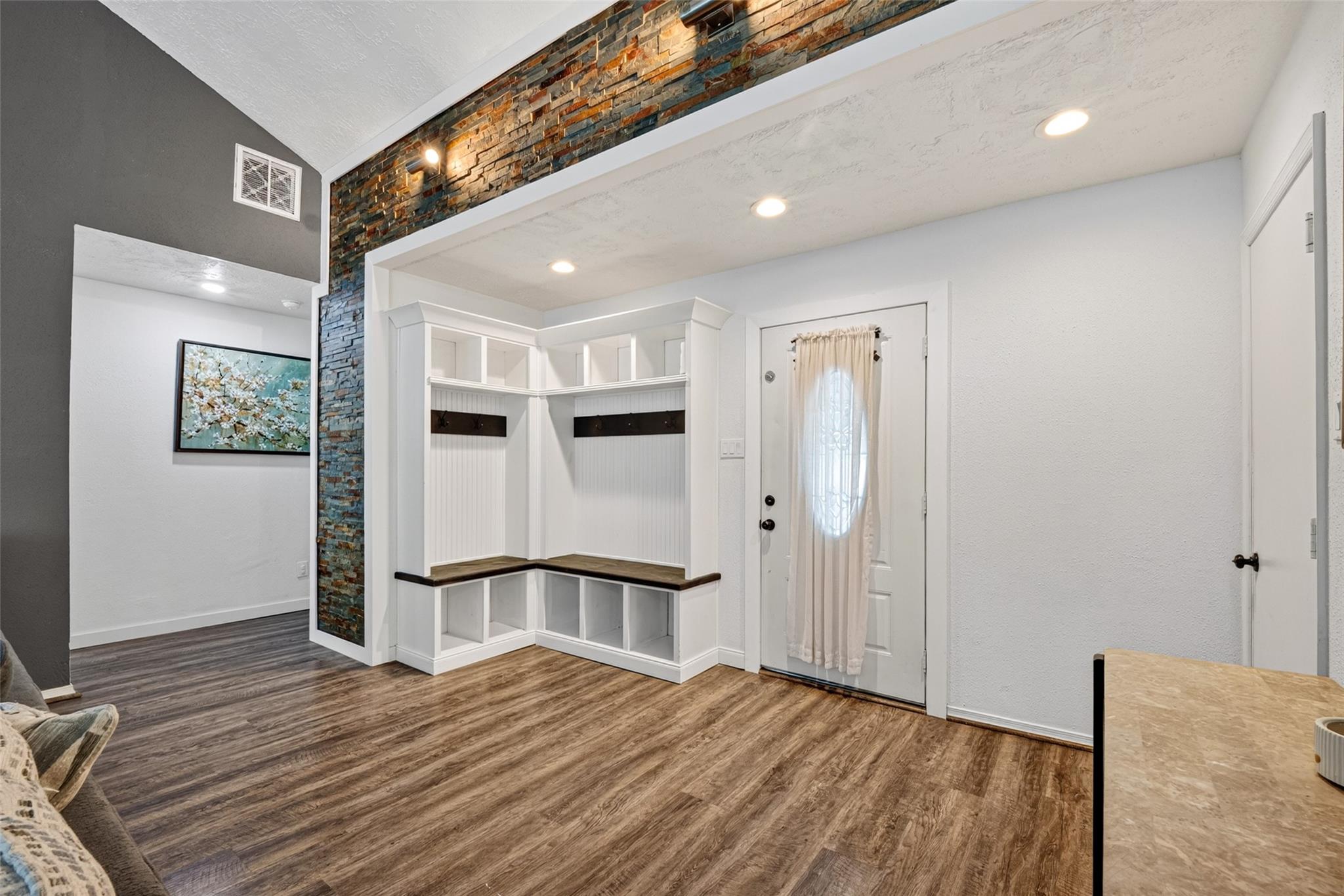 1011 Kensington Drive