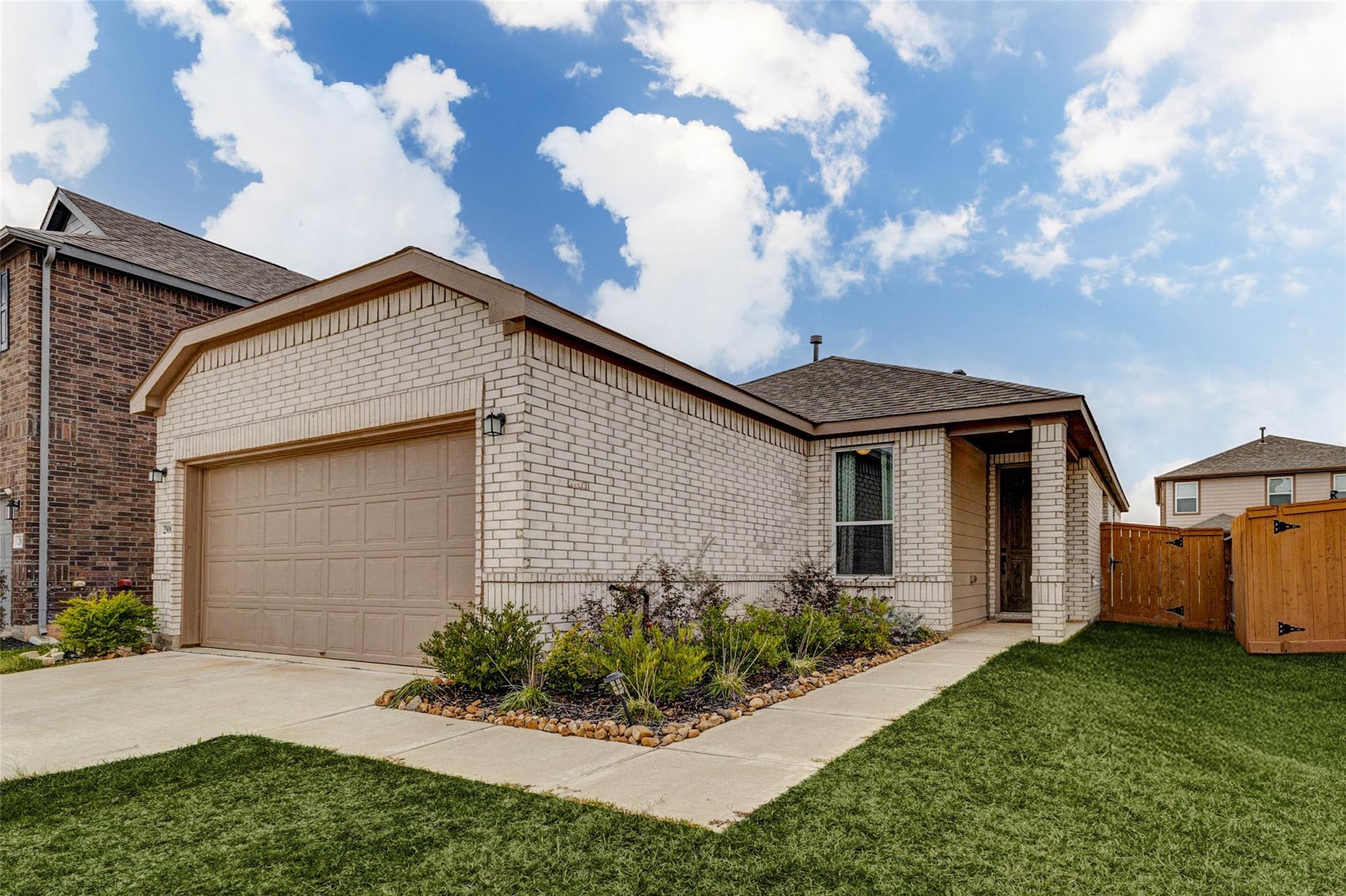 2900 Grand Anse Drive