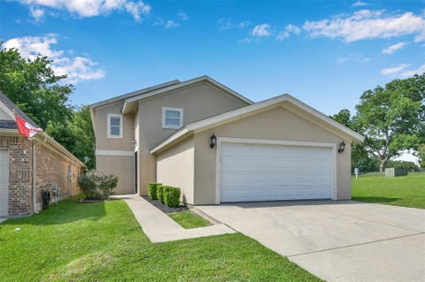 Photo of 100 Harbour Town Drive, Montgomery, TX 77356 (MLS # 19390079)