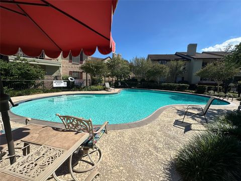 Photo of 2120 El Paseo Street #806, Houston, TX 77054 (MLS # 17505410)