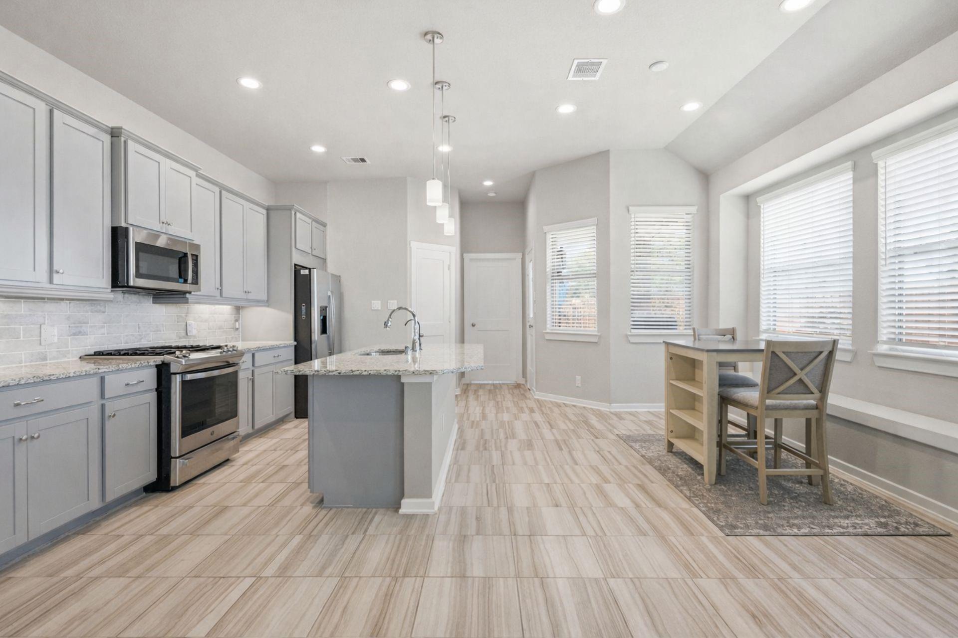 6123 Dovetail Cliff Court