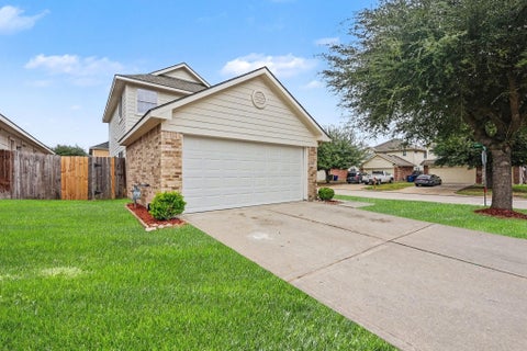 Homes For Sale - 7202 Cool Springs Court<br/> Magnolia, TX 77354