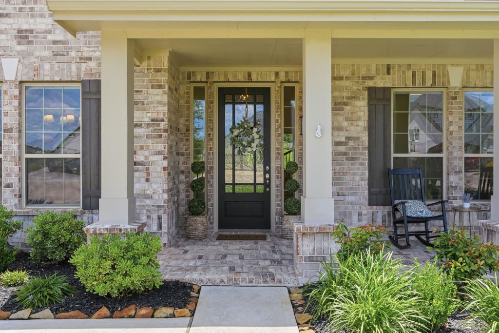 Photo of 208 Peninsula Point Drive, Montgomery, TX 77356 (MLS # 95154999)