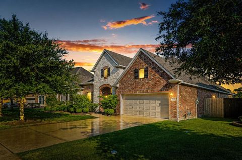 Homes For Sale - 4213 Sycamore Point<br/> Friendswood, TX 77546