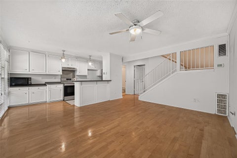 Condo For Sale - 3502 Burlington Street #4<br/> Harris County, Houston, TX 77006