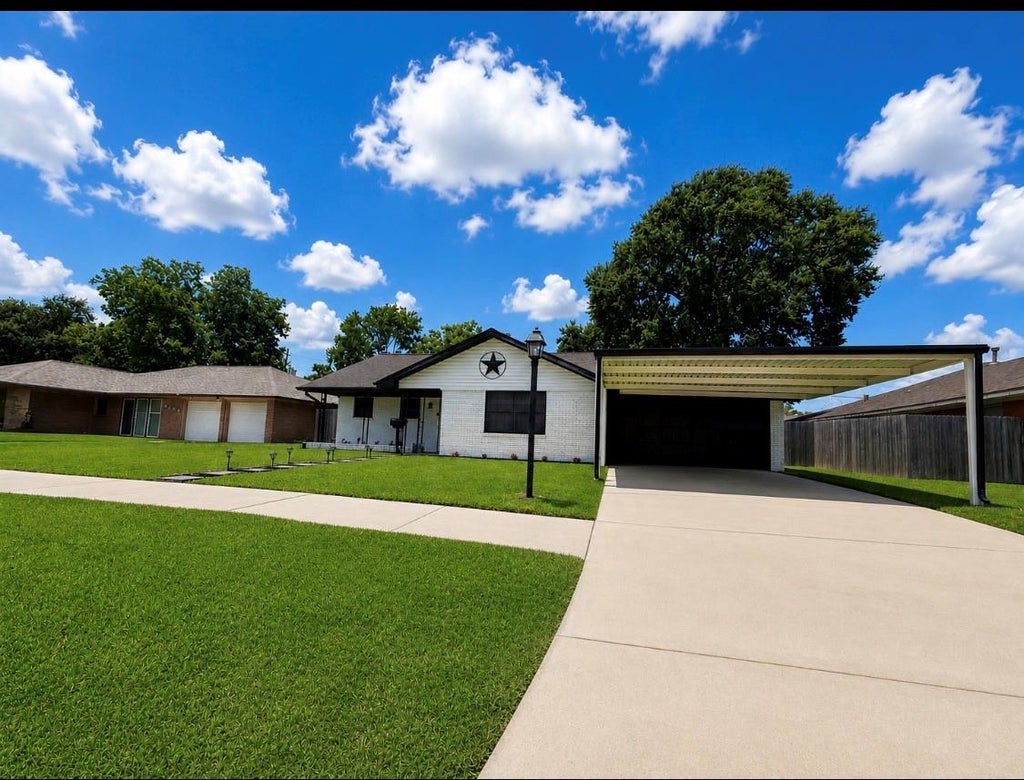 Photo of 1604 Leneva Lane, Pasadena, TX 77502 (MLS # 18105516)