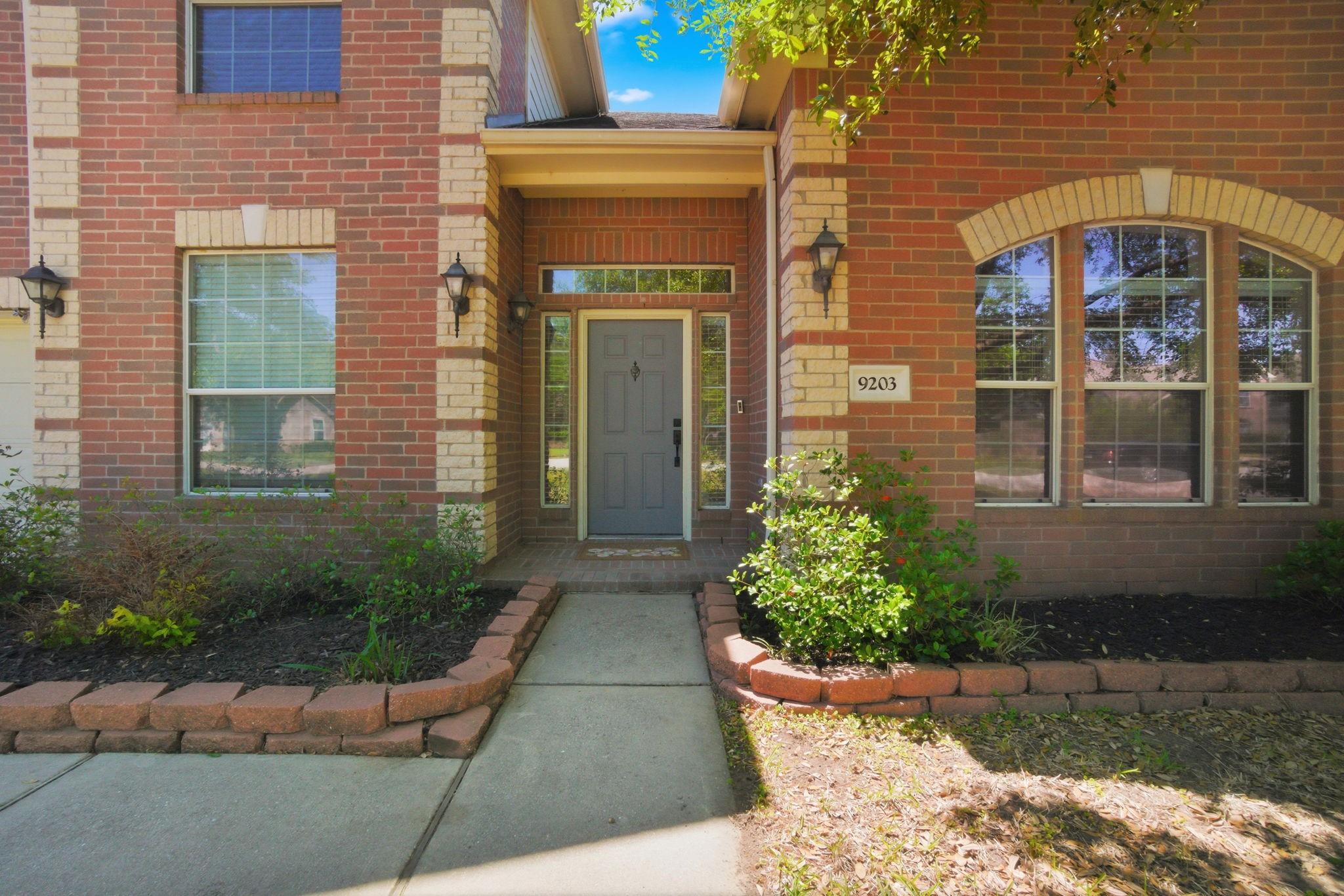 9203 E Lakeside Drive