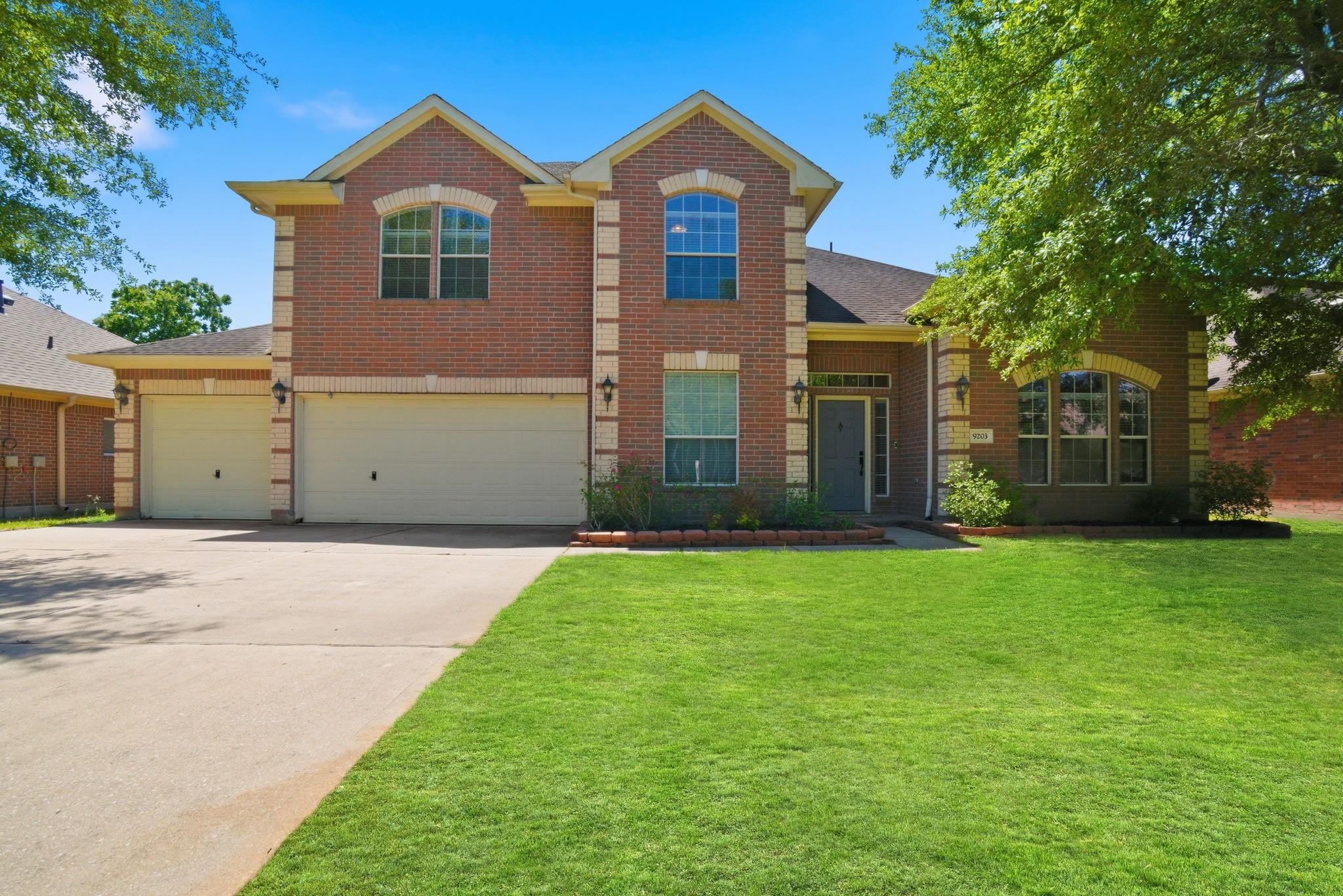 9203 E Lakeside Drive