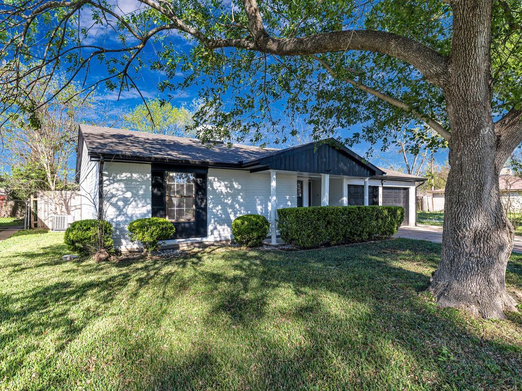 Photo of 6206 Westbranch Drive, Houston, TX 77072 (MLS # 28992544)