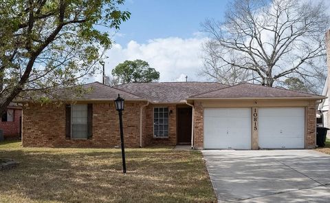 Photo of 10815 Sagecrest Lane, Houston, TX 77089 (MLS # 19120876)