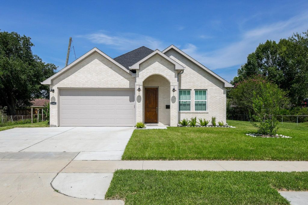 Photo of 2303 Cunningham Drive, Pearland, TX 77581 (MLS # 50895913)