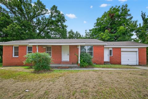 Photo of 701 Avenue E, Conroe, TX 77301 (MLS # 55482640) Photo of 701 Avenue E, Conroe, TX 77301 (MLS # 55482640)