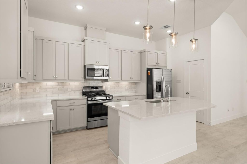 Photo of 520 Red Cascade Trail, Willis, TX 77318 (MLS # 82886106)