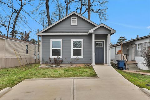 Photo of 16694 E Juneau, Montgomery, TX 77316 (MLS # 97689403)