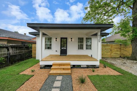 Photo of 529 Hahlo Street, Houston, TX 77020 (MLS # 48474983)