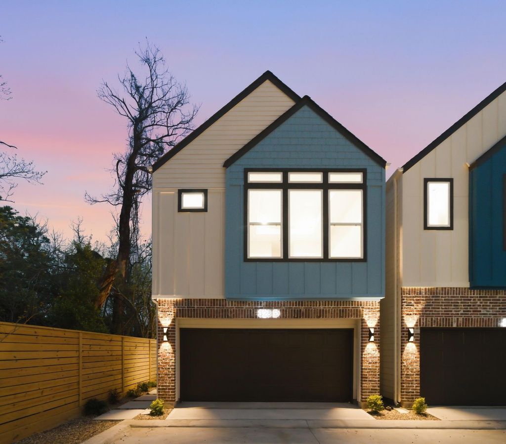 Photo of 328 Janisch Rd #D, Houston, TX 77018 (MLS # 78070084)