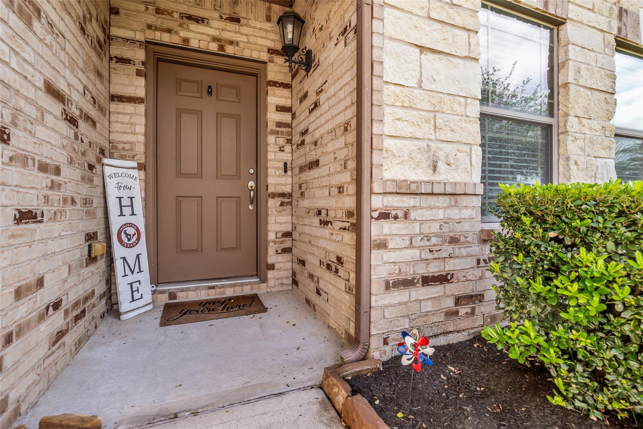 28614 Lockeridge Farms Drive