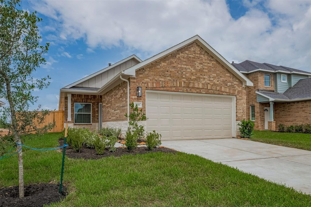 Photo of 24716 Lago Bay Lane, Huffman, TX 77336 (MLS # 64040632)