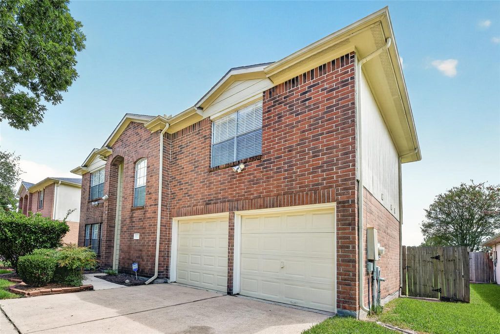 Photo of 1806 Oak Ridge Drive, Kemah, TX 77565 (MLS # 18232546)