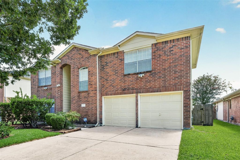Photo of 1806 Oak Ridge Drive, Kemah, TX 77565 (MLS # 18232546)