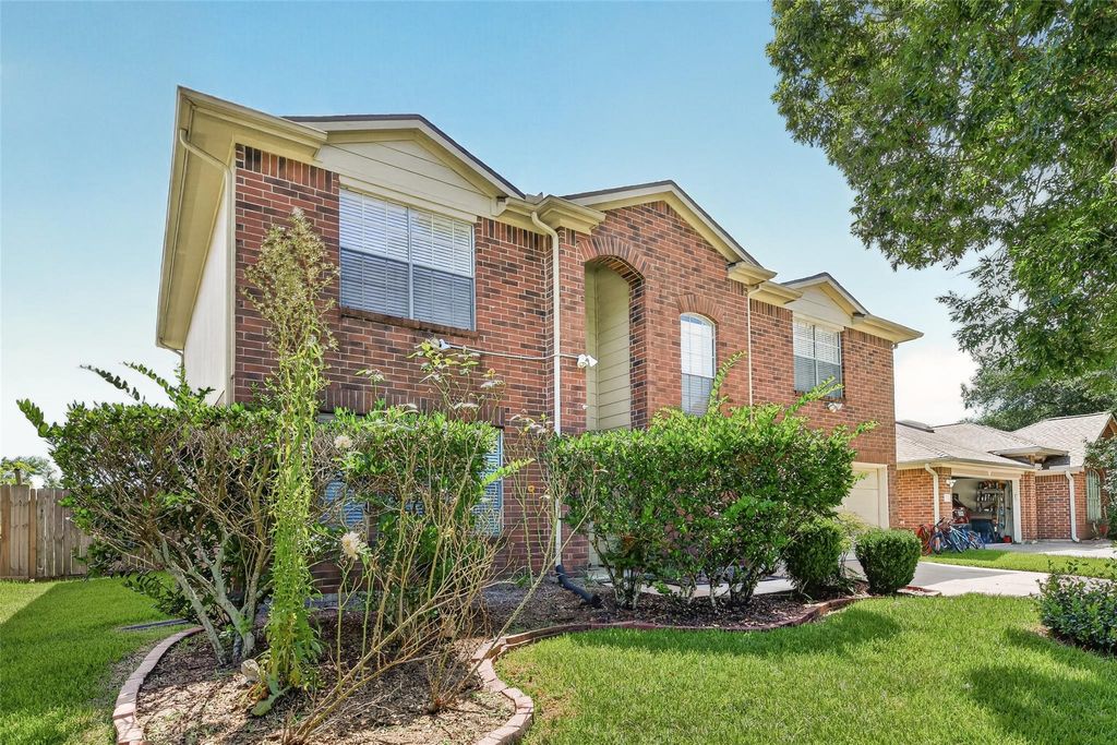 Photo of 1806 Oak Ridge Drive, Kemah, TX 77565 (MLS # 18232546)