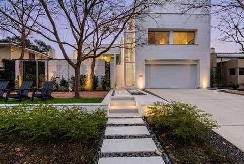 Photo of 1509 Banks Street, Houston, TX 77006 (MLS # 12153925)