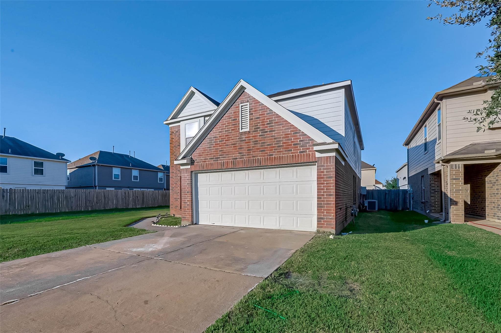 5011 Redwing Brook Trail
