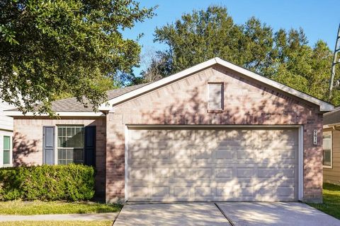 Photo of 9614 Brandon Rock Lane, Houston, TX 77044 (MLS # 98467602)