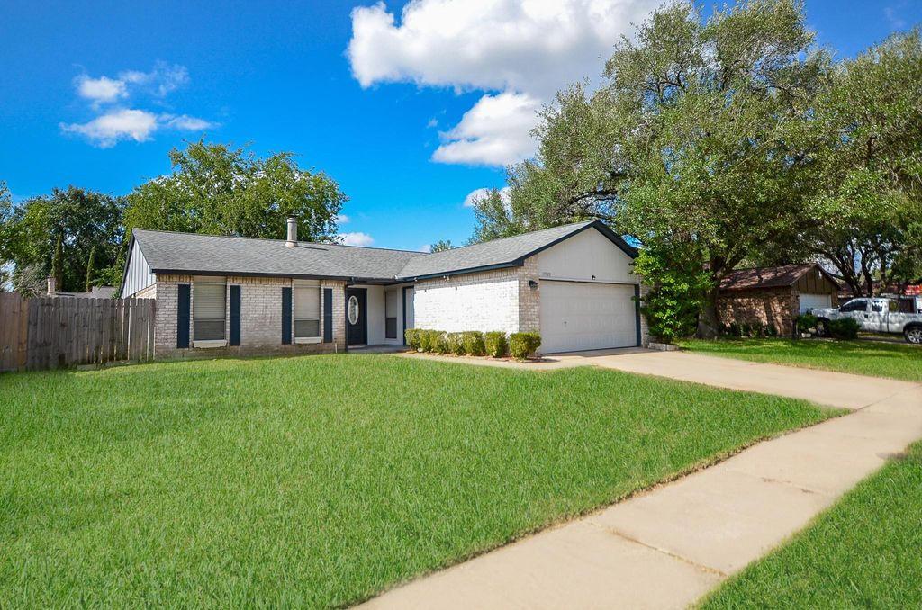 Photo of 17323 Glenpatti Drive, Houston, TX 77084 (MLS # 12395294)