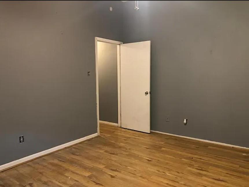 1015 W Clarendon Drive