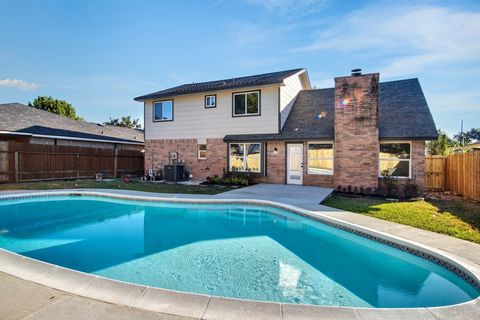 Photo of 7511 Weatherhill Lane, Houston, TX 77041 (MLS # 71635731)