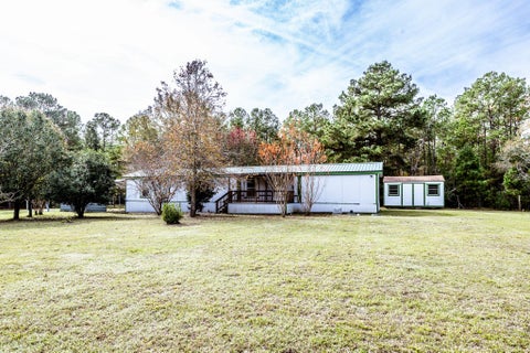 Photo of 400 Marina Drive, Trinity, TX 75862 (MLS # 16603479)