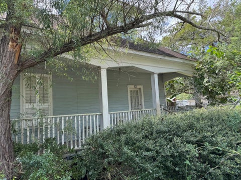 Photo of 111 W Cleveland Street, Alvin, TX 77511 (MLS # 15244178)