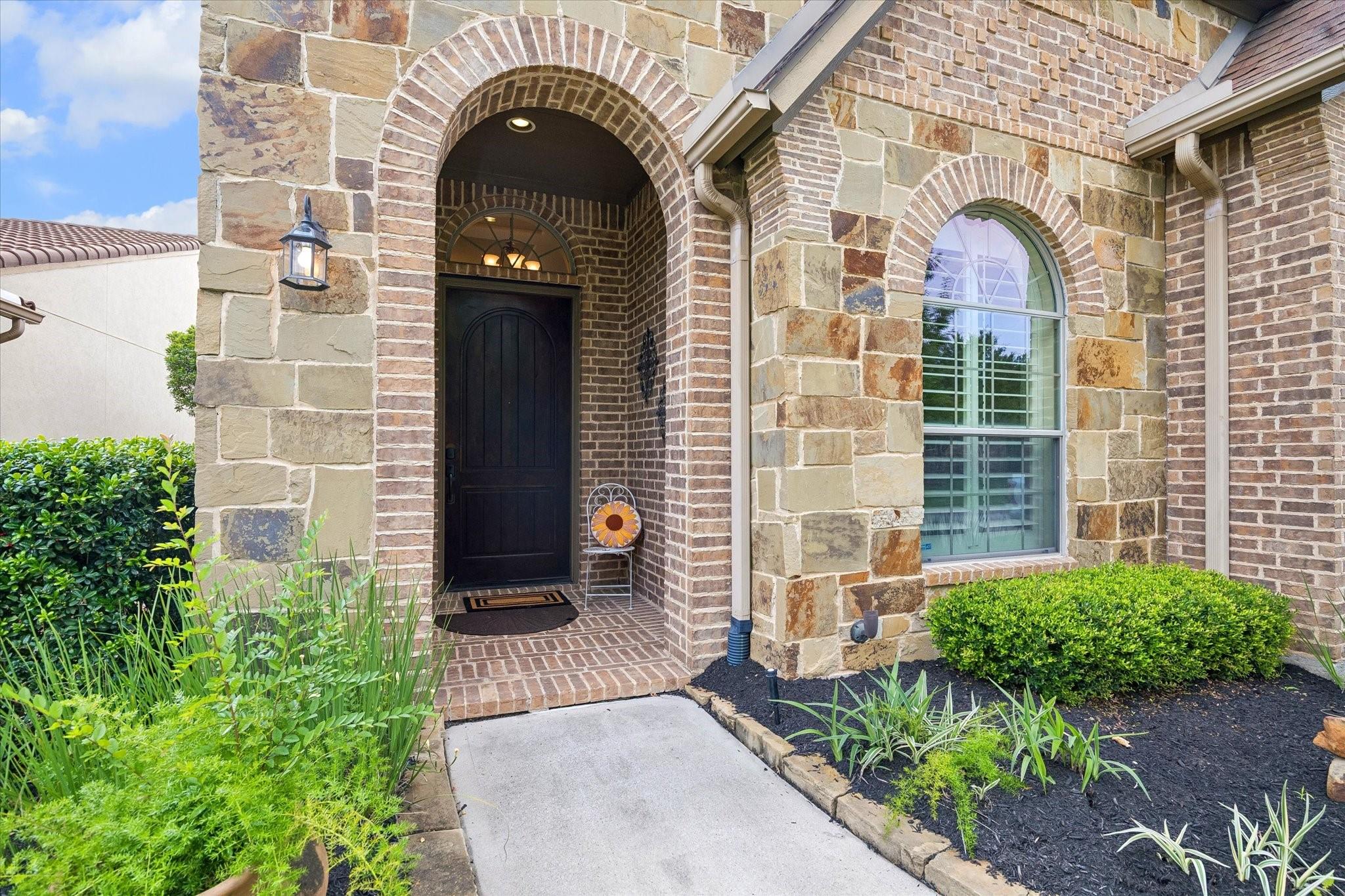 163 Oarwood Place