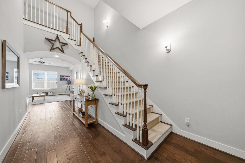 Photo of 8816 Hollister Square Court, Houston, TX 77080 (MLS # 86265676)