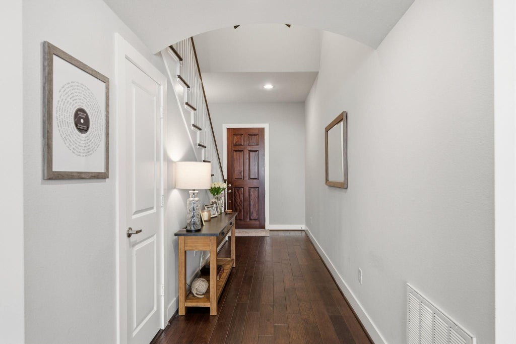 Photo of 8816 Hollister Square Court, Houston, TX 77080 (MLS # 86265676)