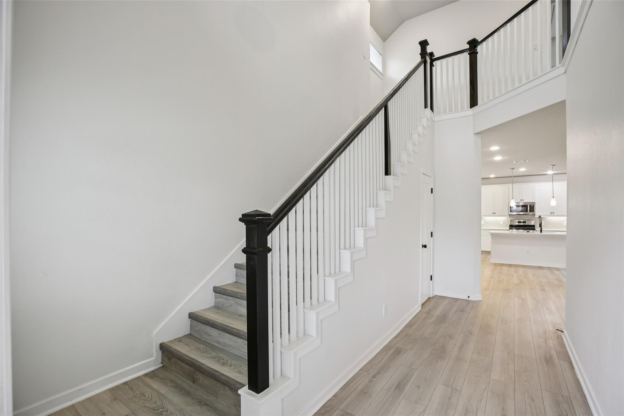 6015 Bridle Gate Trail