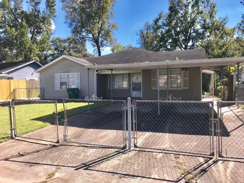 Photo of 9118 Oak Knoll Lane, Houston, TX 77078 (MLS # 10260801)