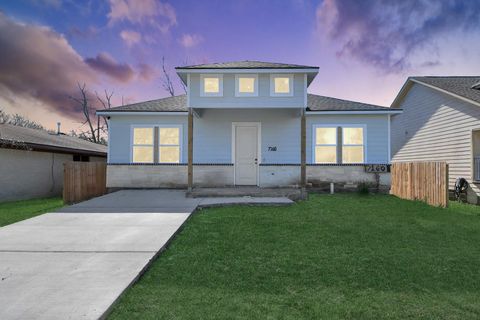 Photo of 7160 Rook Boulevard, Houston, TX 77087 (MLS # 70227884)