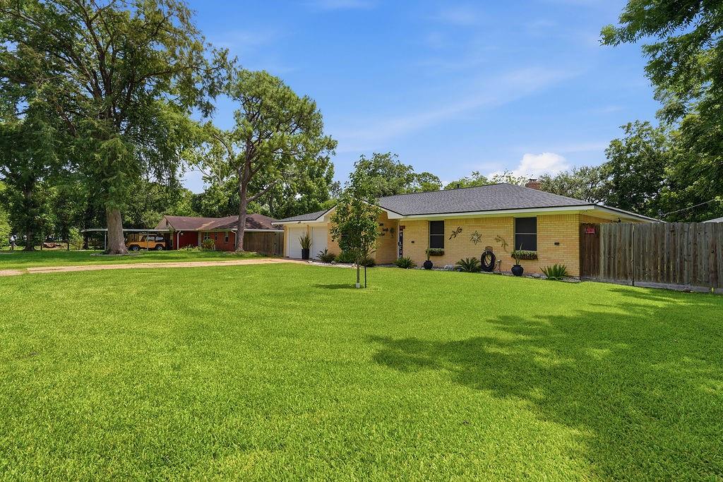 702 Lane Road