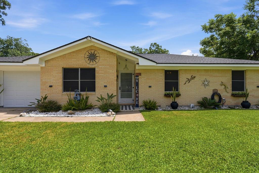 702 Lane Road