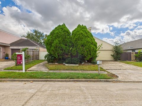 Photo of 7611 Hopewell Lane, Houston, TX 77071 (MLS # 91458752)