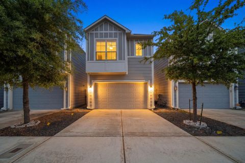 Tiny photo for 4210 Koehler Street #B, Houston, TX 77007 (MLS # 19829724)