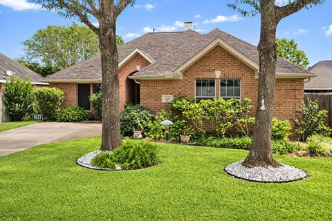 Photo of 4123 Ridgepoint Drive, Pearland, TX 77584 (MLS # 83176477)