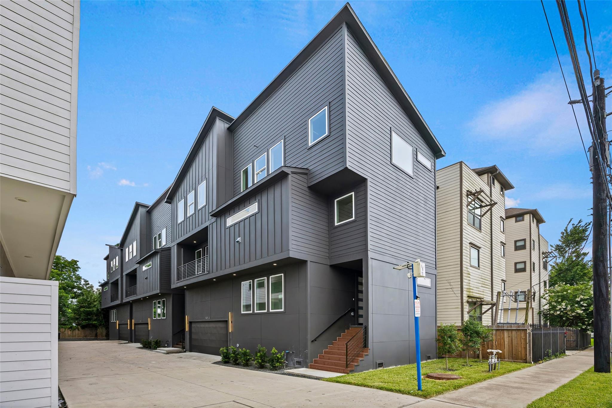 1424 W 23rd Street A