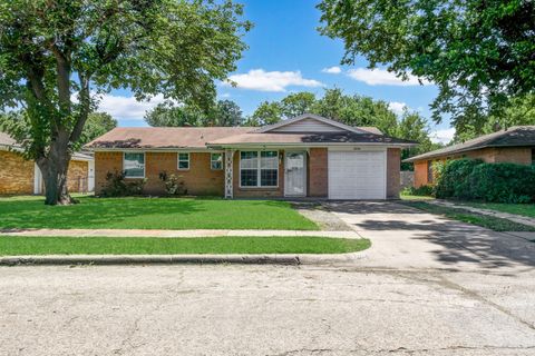 Photo of 2646 Jonesboro Avenue, Dallas, TX 75228 (MLS # 14385400)