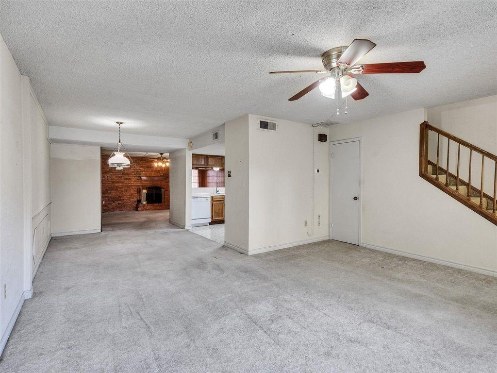 1320 Town Circle 1